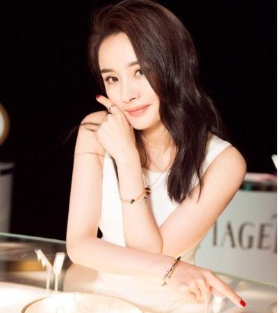 楊冪成為 伯爵 possession系列推廣大使,勇敢嘗試未知演繹都市女性自信