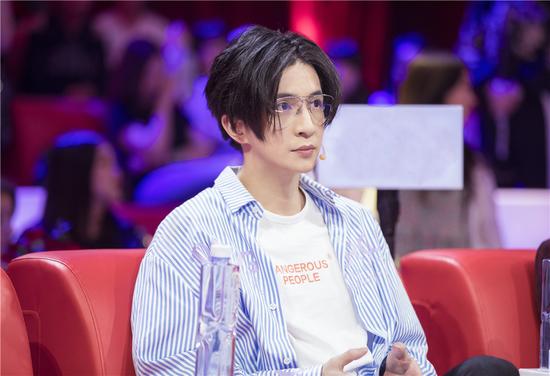 經(jīng)紀公司曝新歌排行:薛之謙包攬前三破紀錄